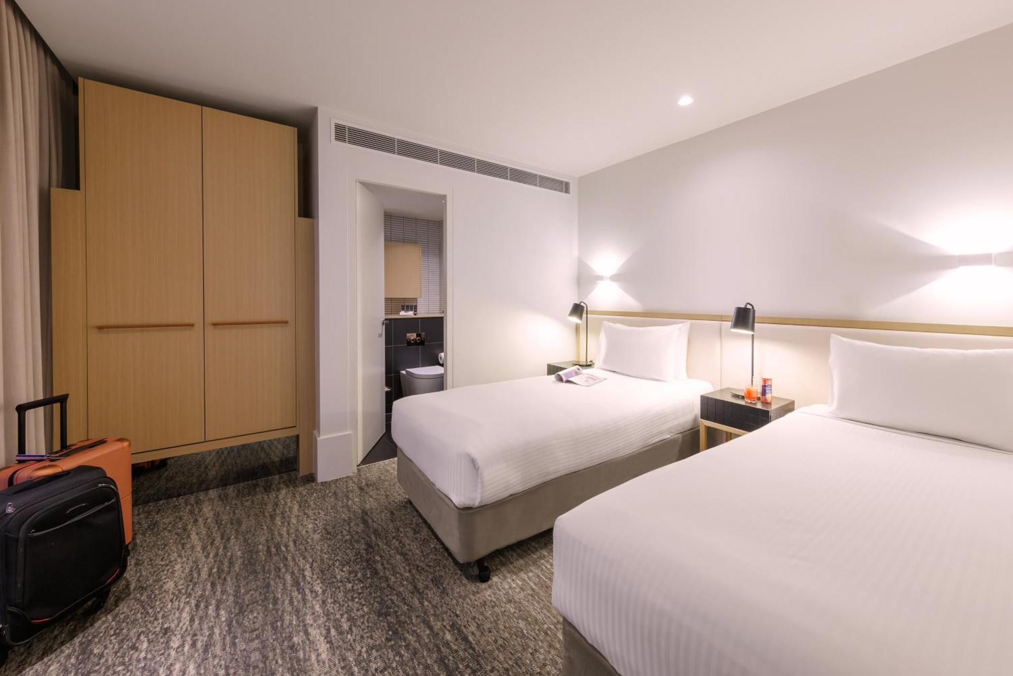 Brady Hotels Central Мельбурн Экстерьер фото